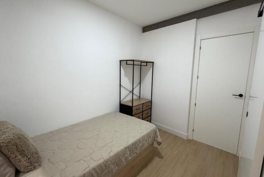 a12eef83-38c6-4c5b-a1cd-9e8e25aef341