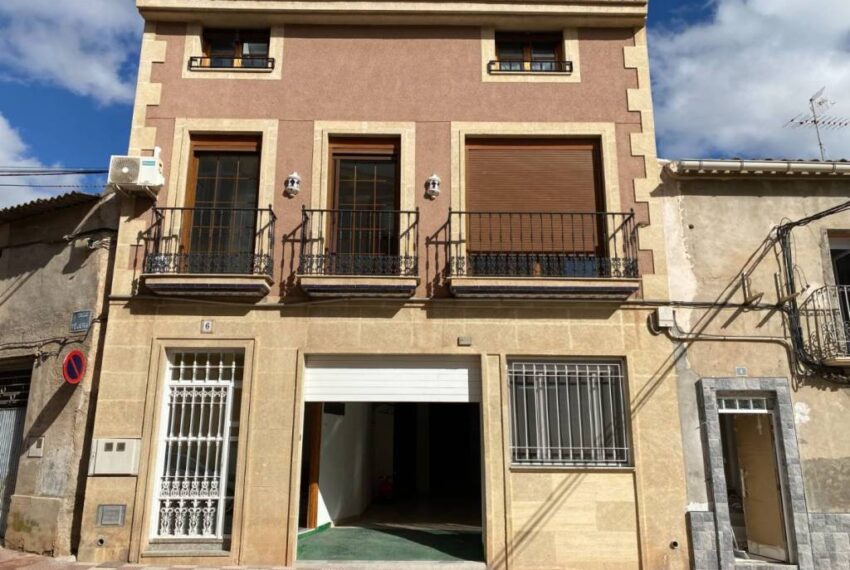 CREATOR: gd-jpeg v1.0 (using IJG JPEG v62), quality = 70